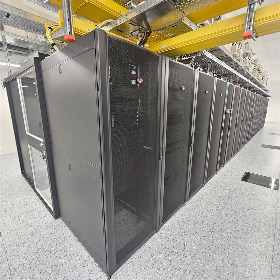 ABC APC NetShelter SX - AR3350SP - Industrijska oprema: slika 3 ABC APC NetShelter SX - AR3350SP - Industrijska oprema: slika 3