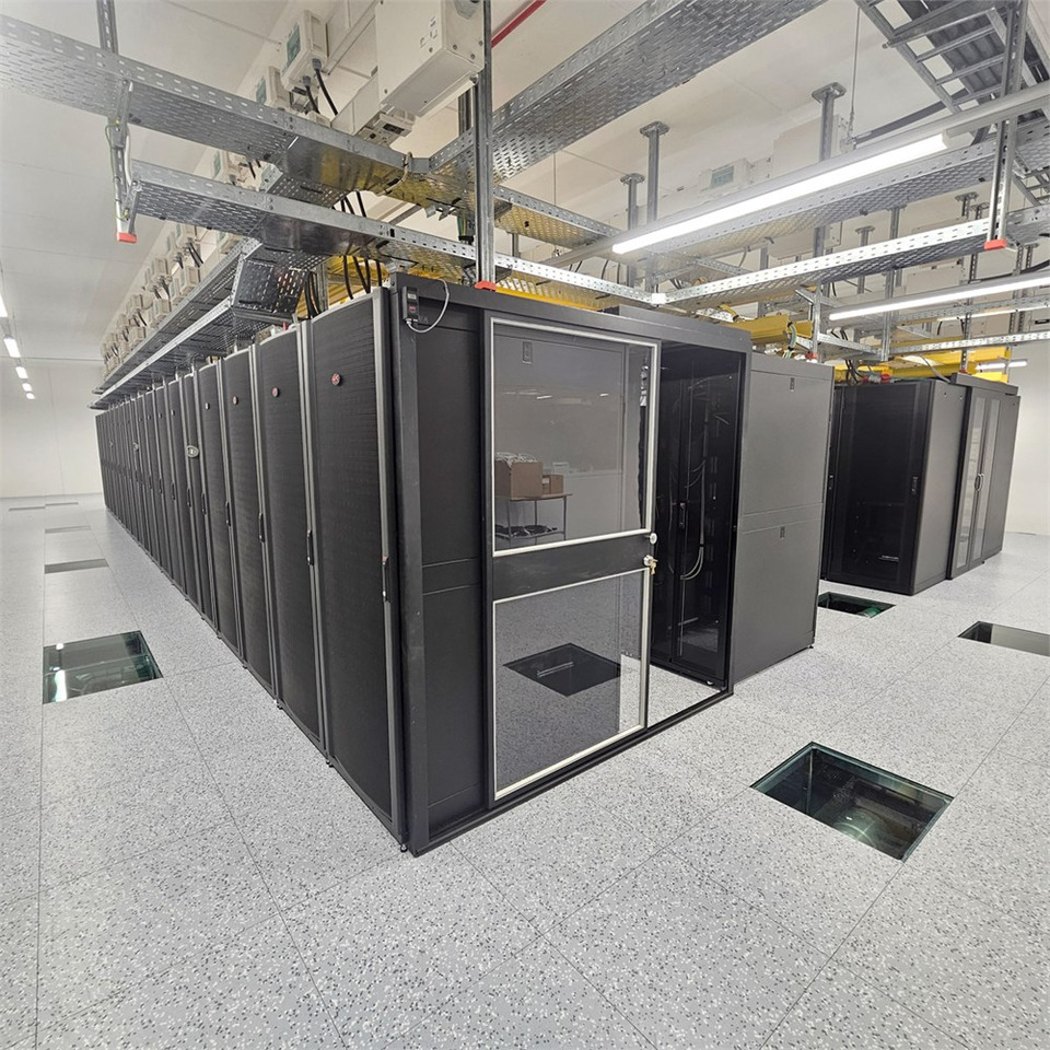 ABC APC NetShelter SX - AR3350SP - Industrijska oprema: slika 2 ABC APC NetShelter SX - AR3350SP - Industrijska oprema: slika 2