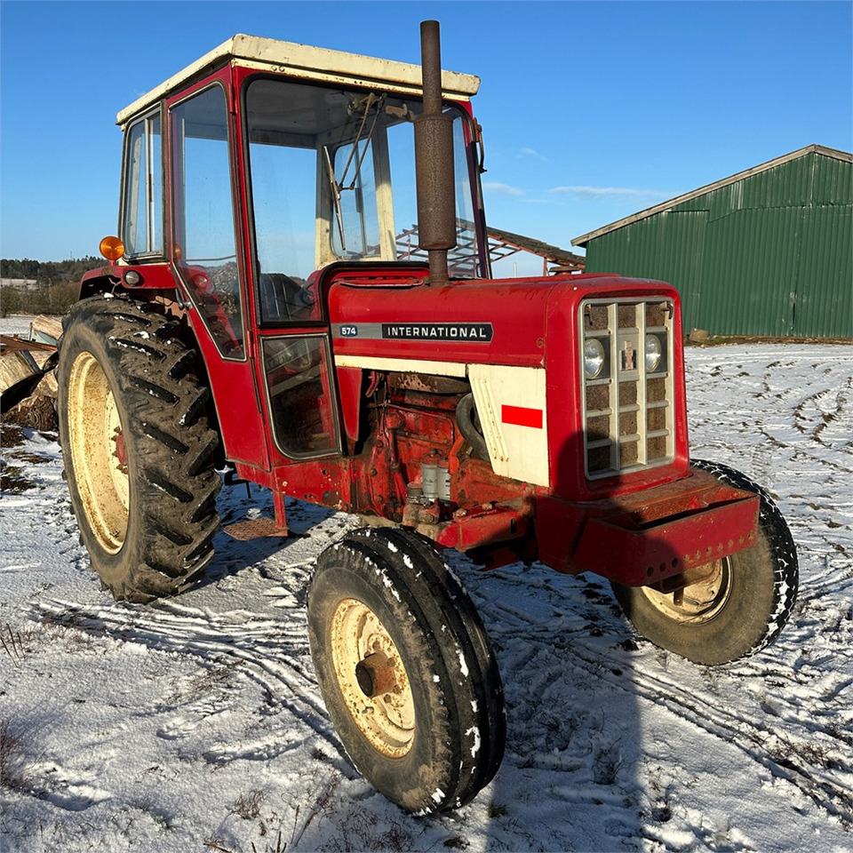 International IH I - 574 - Traktor: slika 4 International IH I - 574 - Traktor: slika 4