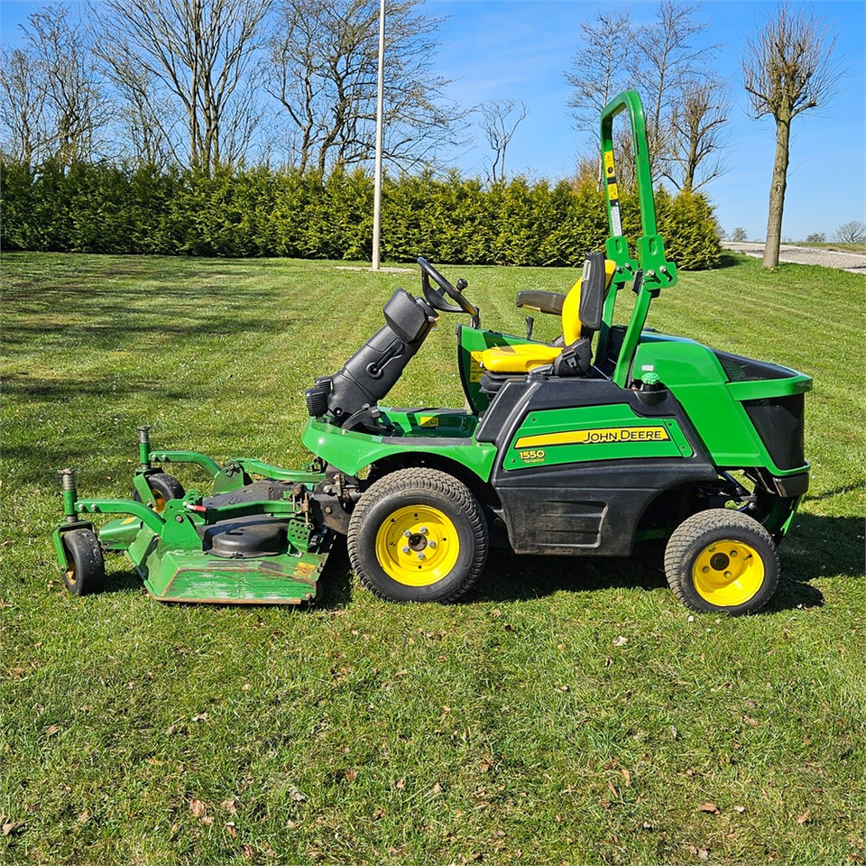 John Deere 1550 TerrainCut - Vrtna kosilnica: slika 2 John Deere 1550 TerrainCut - Vrtna kosilnica: slika 2