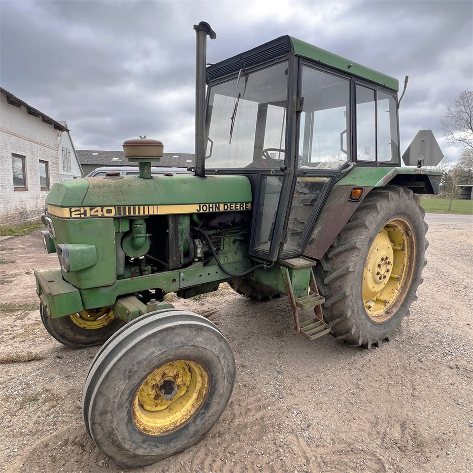 John Deere 2140 - Traktor: slika 1 John Deere 2140 - Traktor: slika 1