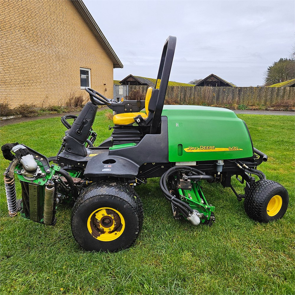 John Deere 3235C - Vrtna kosilnica: slika 4 John Deere 3235C - Vrtna kosilnica: slika 4