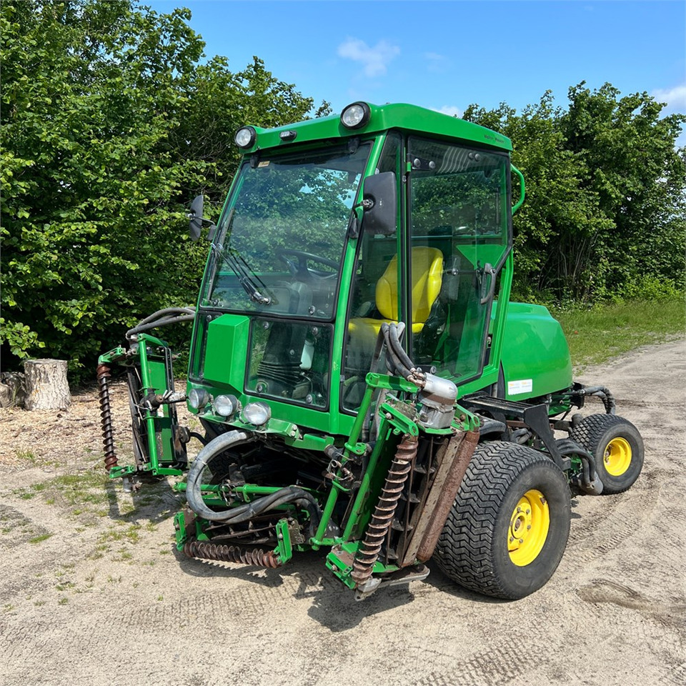 John Deere 8700 PC FM - Vrtna kosilnica: slika 1 John Deere 8700 PC FM - Vrtna kosilnica: slika 1