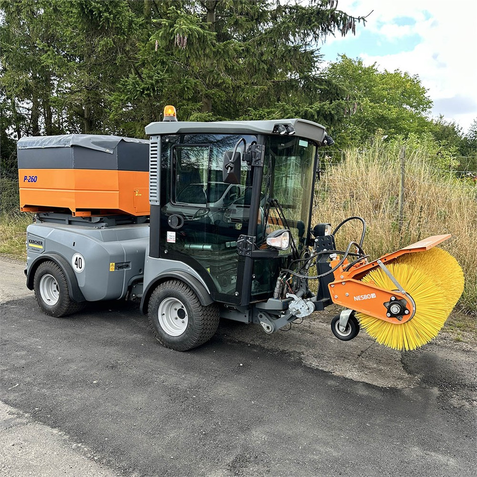 Kärcher MC130 - Vozilo za pometanje: slika 1 Kärcher MC130 - Vozilo za pometanje: slika 1