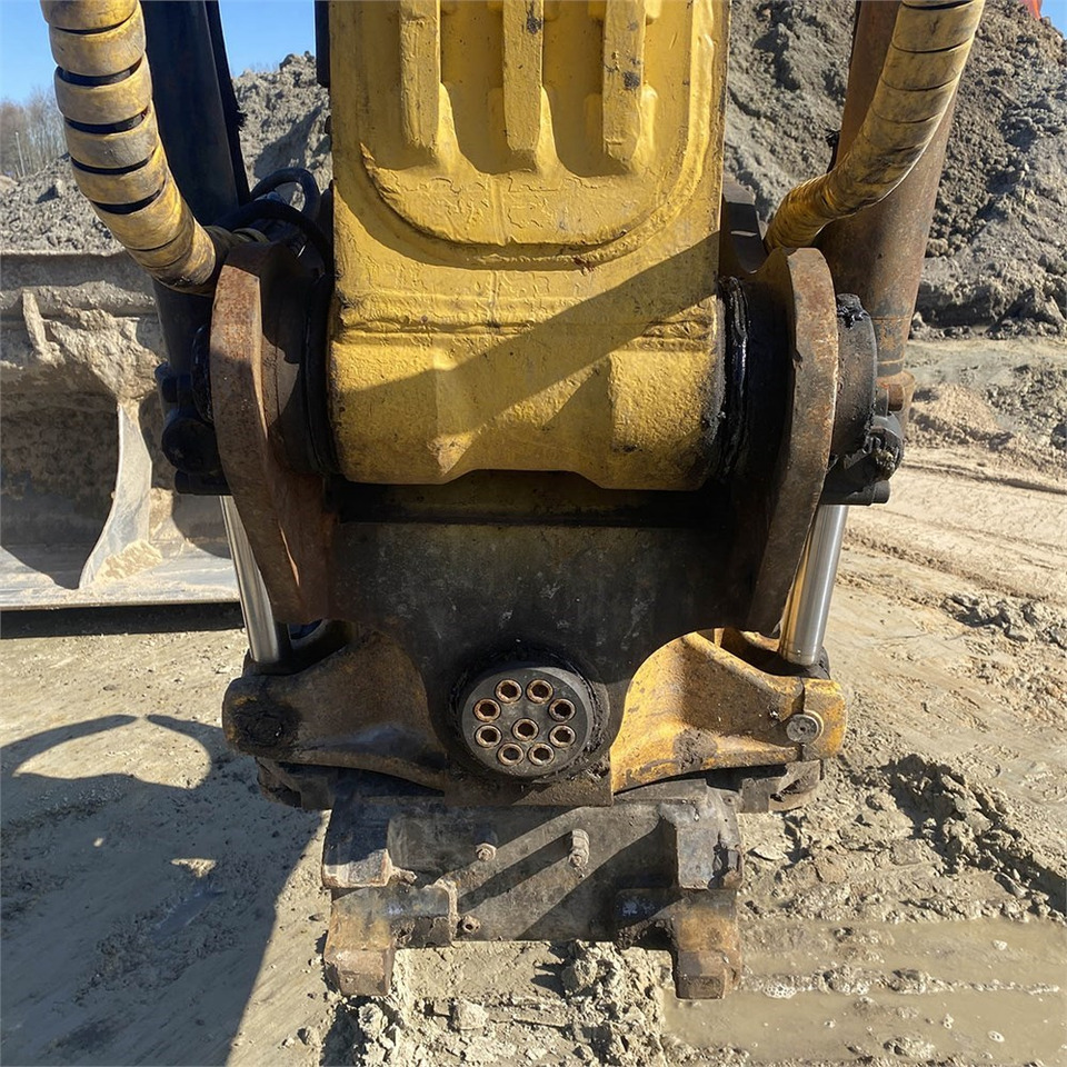 Bager goseničar Komatsu PC210 LC-8K: slika 10