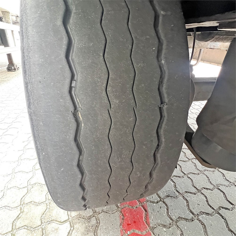 Polprikolica hladilnik Krone Refrigerated trailer: slika 26 Polprikolica hladilnik Krone Refrigerated trailer: slika 26