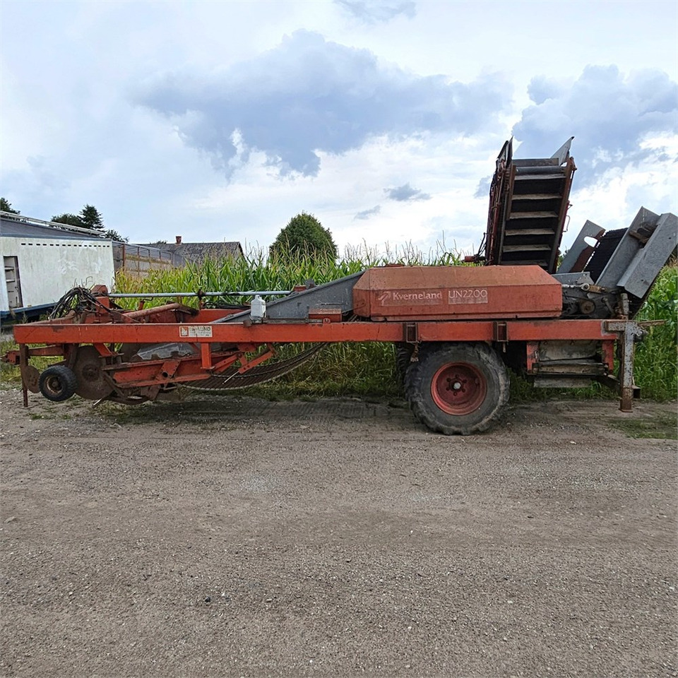 Kverneland UN 2200 - Kombajn za krompir: slika 2 Kverneland UN 2200 - Kombajn za krompir: slika 2