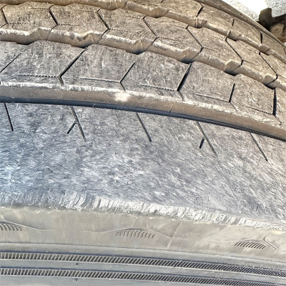 Tovornjak s kesonom, Brizgalka za bitumen MAN TG 35. 8x2-6 BL: slika 39
