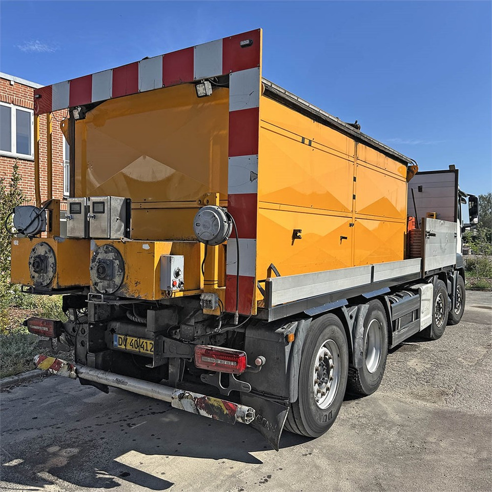 Tovornjak s kesonom, Brizgalka za bitumen MAN TG 35. 8x2-6 BL: slika 6