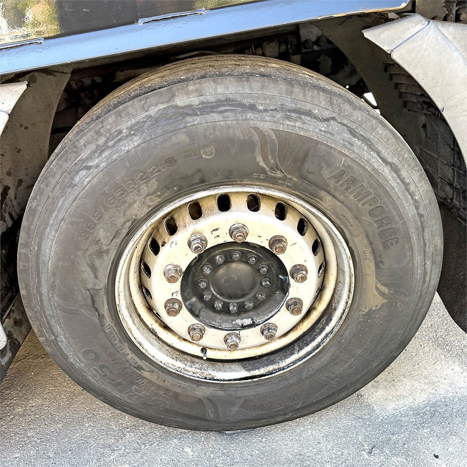 Tovornjak s kesonom, Brizgalka za bitumen MAN TG 35. 8x2-6 BL: slika 44