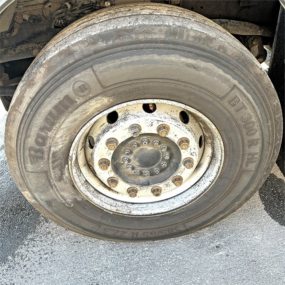 Tovornjak s kesonom, Brizgalka za bitumen MAN TG 35. 8x2-6 BL: slika 38