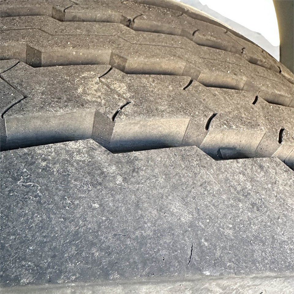 Tovornjak s kesonom, Brizgalka za bitumen MAN TG 35. 8x2-6 BL: slika 45