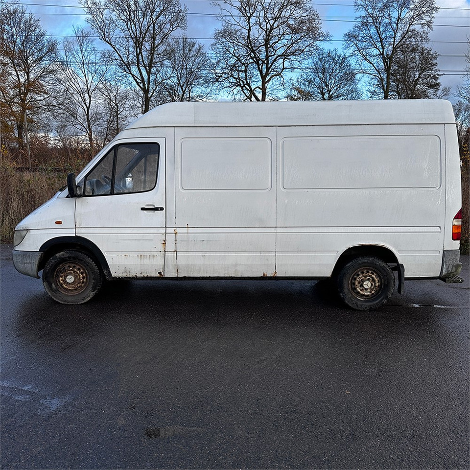 Mercedes SPRINTER 316 CDI-35 - Furgon: slika 4 Mercedes SPRINTER 316 CDI-35 - Furgon: slika 4