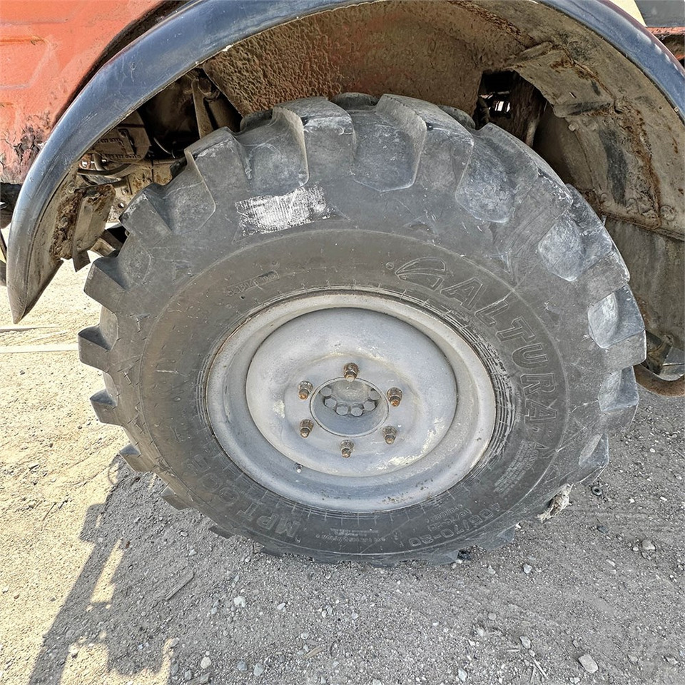 Tovornjak z dvigalom Mercedes Unimog 116: slika 48