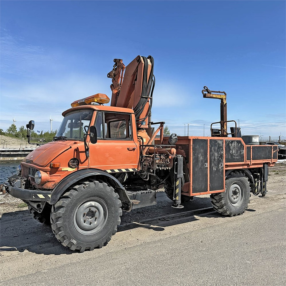 Mercedes Unimog 116 - Tovornjak z dvigalom: slika 4 Mercedes Unimog 116 - Tovornjak z dvigalom: slika 4