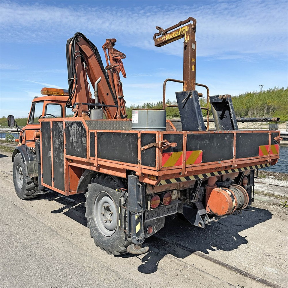 Tovornjak z dvigalom Mercedes Unimog 116: slika 7