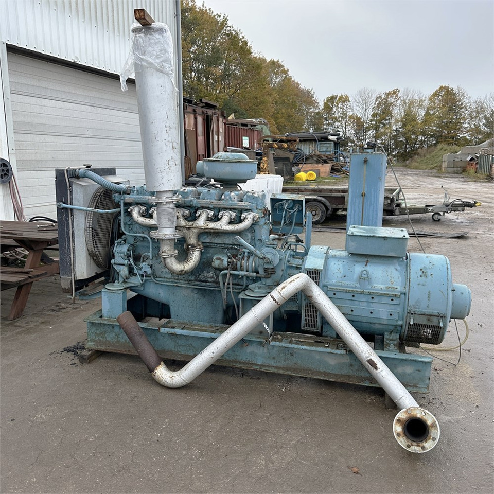 Mercedes emergency power generator C4 - Generator: slika 2 Mercedes emergency power generator C4 - Generator: slika 2