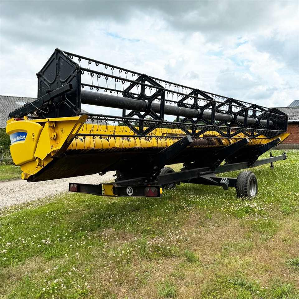 New Holland 30 X - Kombajn: slika 4 New Holland 30 X - Kombajn: slika 4