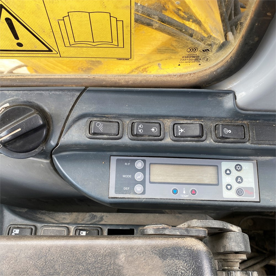 Bager goseničar New Holland E 265 B: slika 12