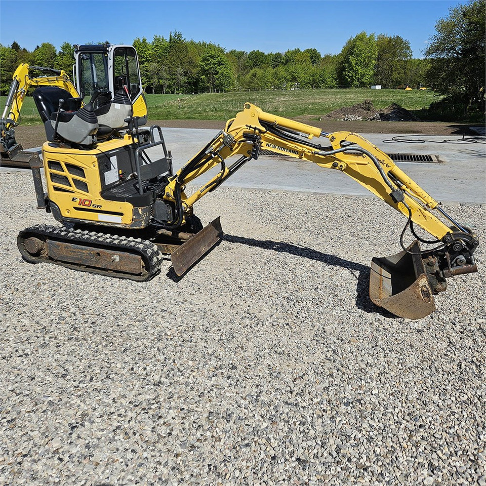 New Holland E10 SR - Mini bager: slika 2 New Holland E10 SR - Mini bager: slika 2