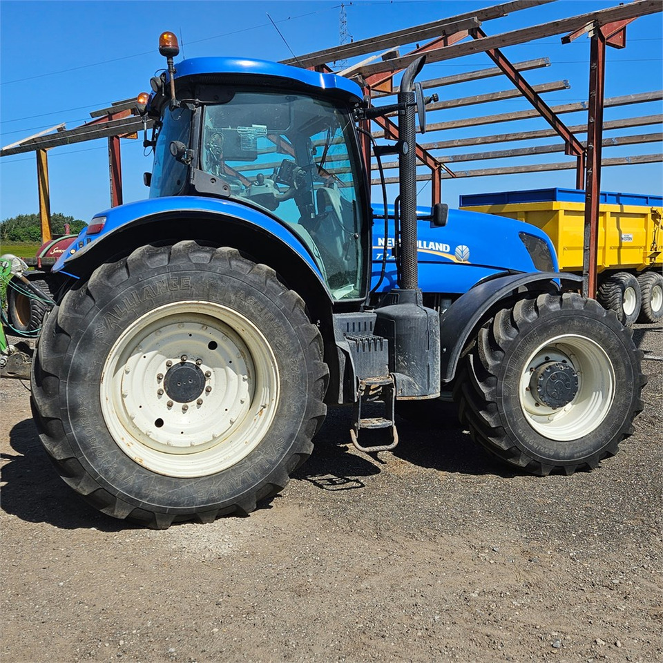 New Holland T7.235 Power Command - Traktor: slika 3 New Holland T7.235 Power Command - Traktor: slika 3