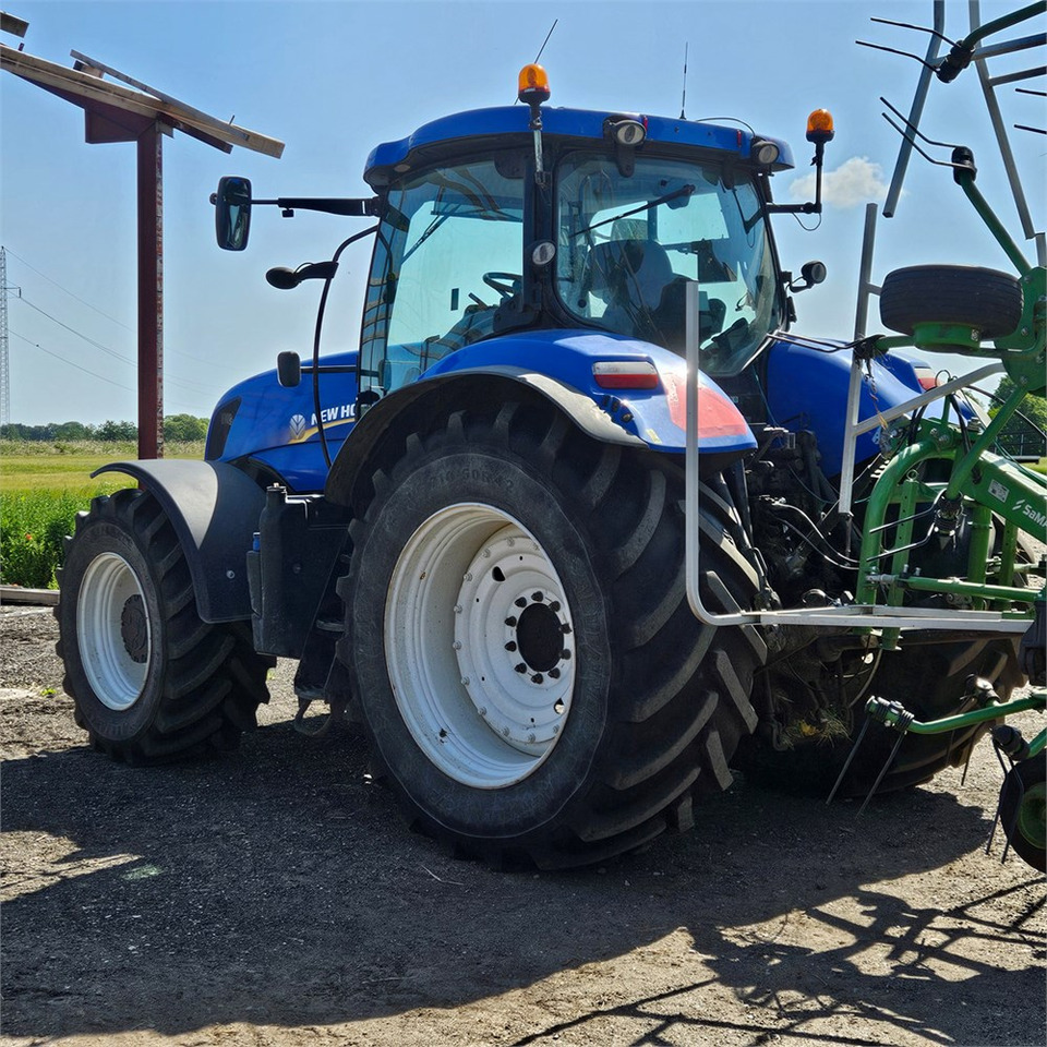 New Holland T7.235 Power Command - Traktor: slika 4 New Holland T7.235 Power Command - Traktor: slika 4