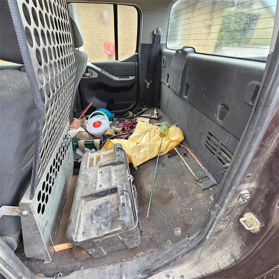 Poltovornjak Nissan Navara 2,5 Dci Dc 4wd: slika 14