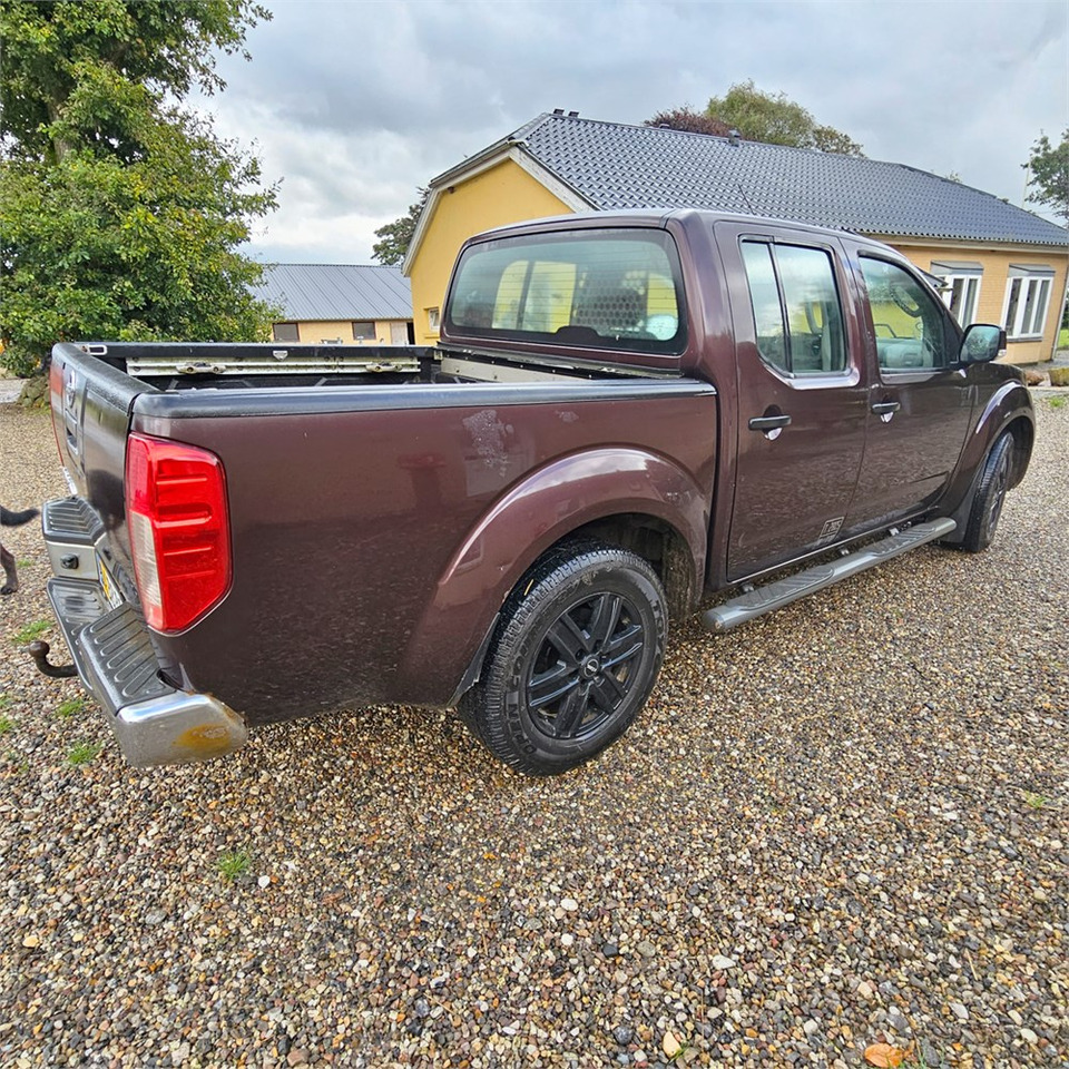 Nissan Navara 2,5 Dci Dc 4wd - Poltovornjak: slika 5 Nissan Navara 2,5 Dci Dc 4wd - Poltovornjak: slika 5