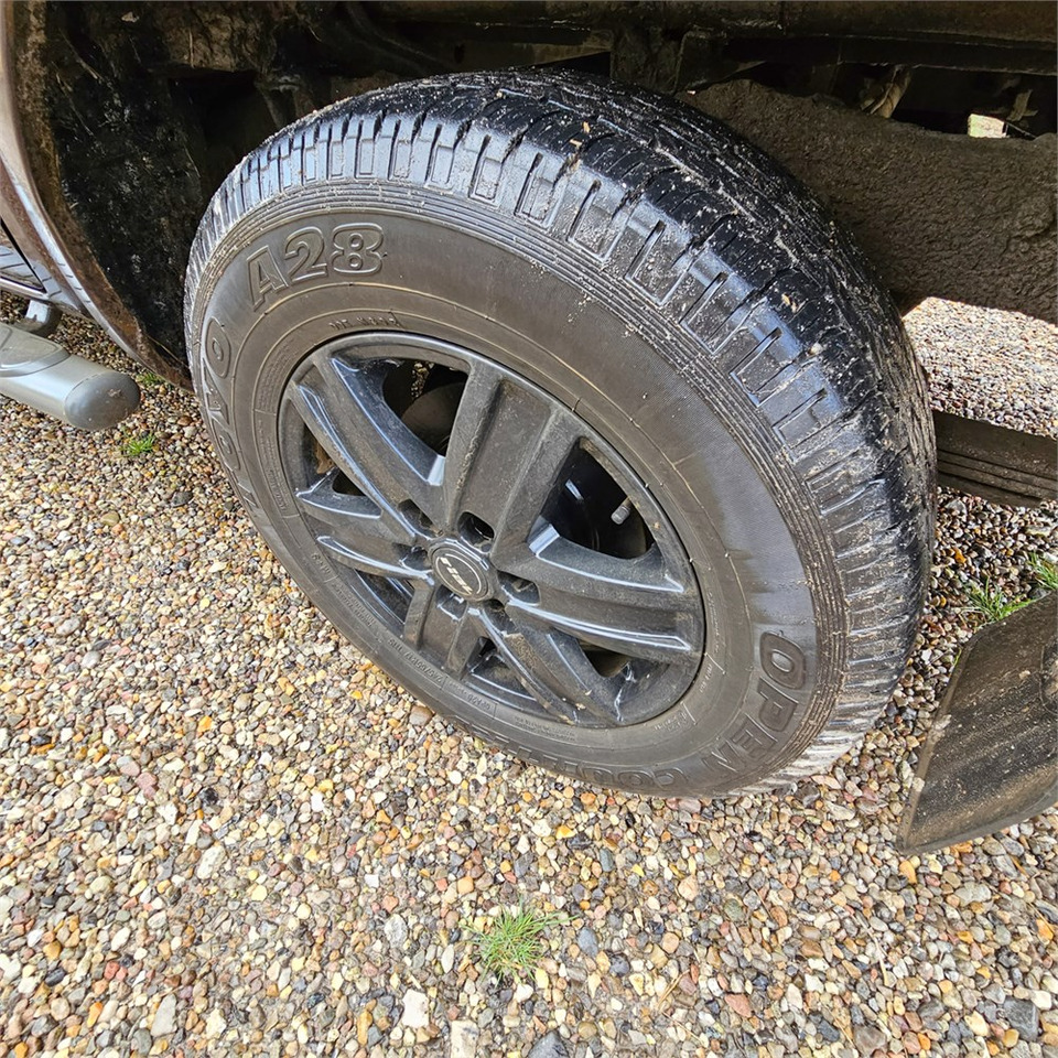 Poltovornjak Nissan Navara 2,5 Dci Dc 4wd: slika 24