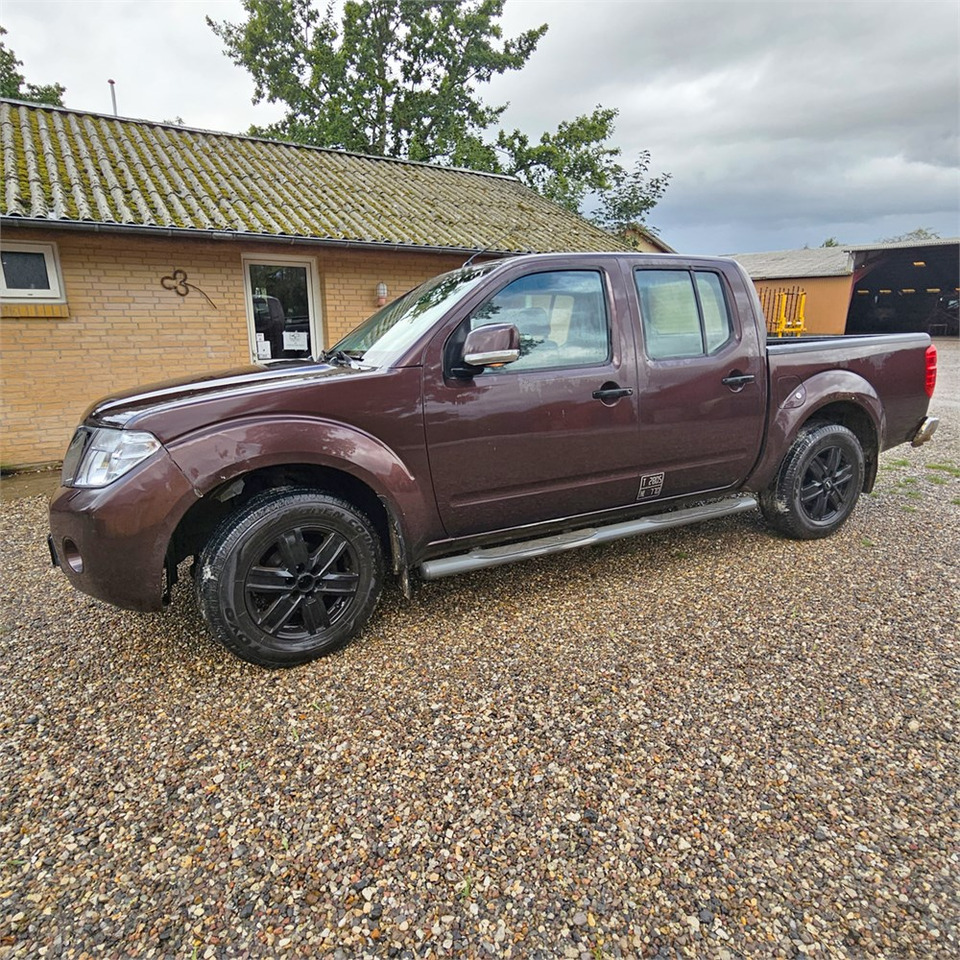 Nissan Navara 2,5 Dci Dc 4wd - Poltovornjak: slika 1 Nissan Navara 2,5 Dci Dc 4wd - Poltovornjak: slika 1