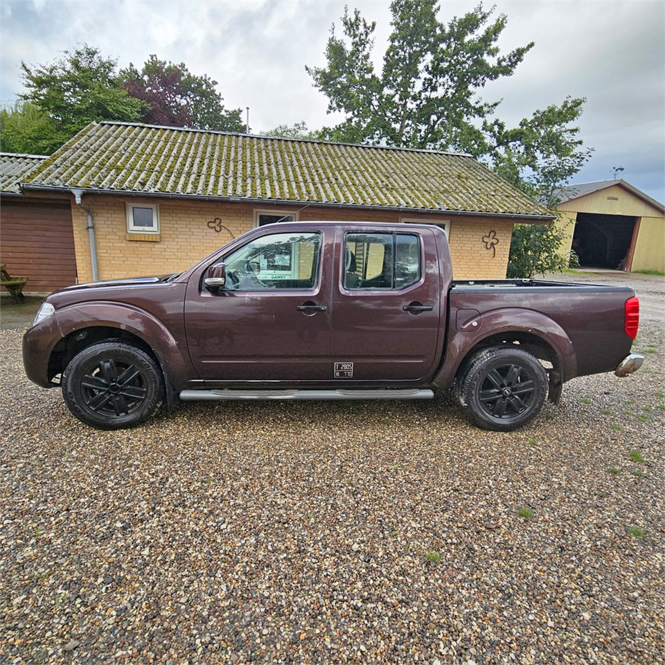 Nissan Navara 2,5 Dci Dc 4wd - Poltovornjak: slika 2 Nissan Navara 2,5 Dci Dc 4wd - Poltovornjak: slika 2
