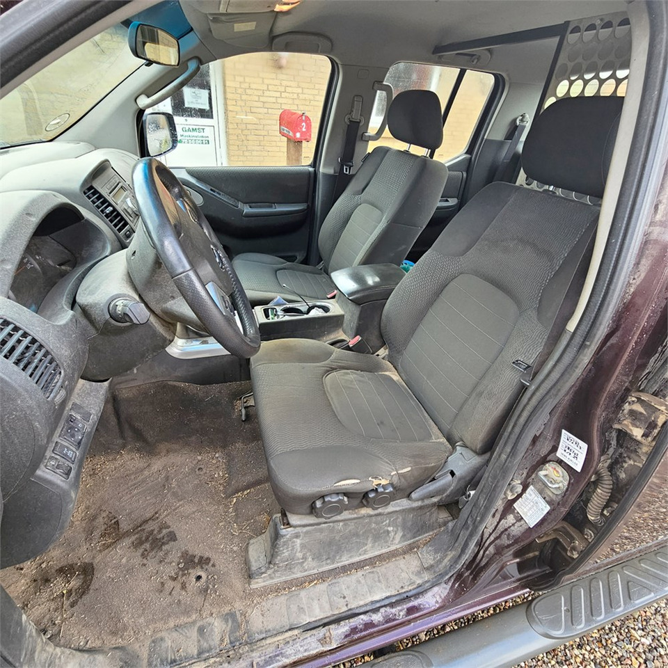 Poltovornjak Nissan Navara 2,5 Dci Dc 4wd: slika 9