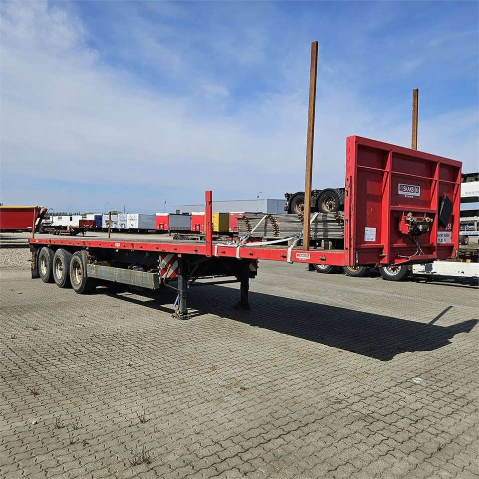 Pacton Flatbed - Polprikolica s kesonom: slika 2 Pacton Flatbed - Polprikolica s kesonom: slika 2