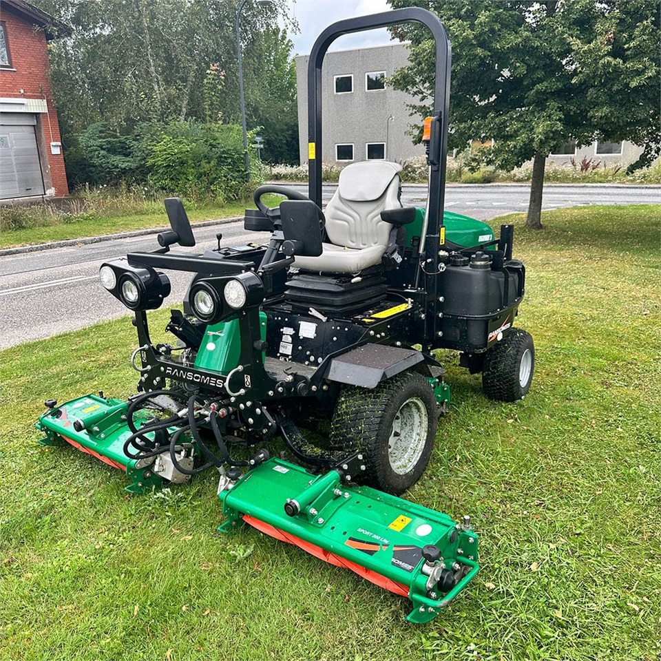 Ransomes Highway 3 4WD - Vrtna kosilnica: slika 1 Ransomes Highway 3 4WD - Vrtna kosilnica: slika 1