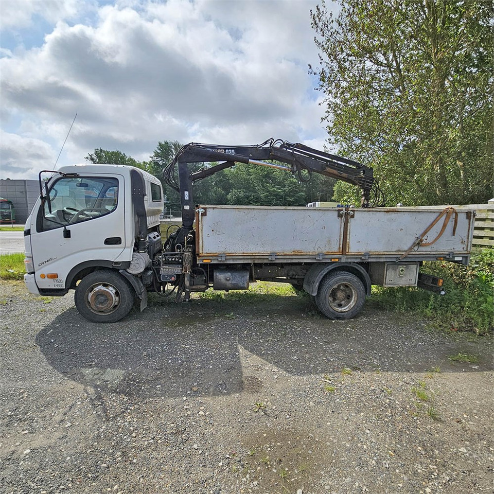 Toyota Dyna 200 - Tovornjak s kesonom: slika 2 Toyota Dyna 200 - Tovornjak s kesonom: slika 2