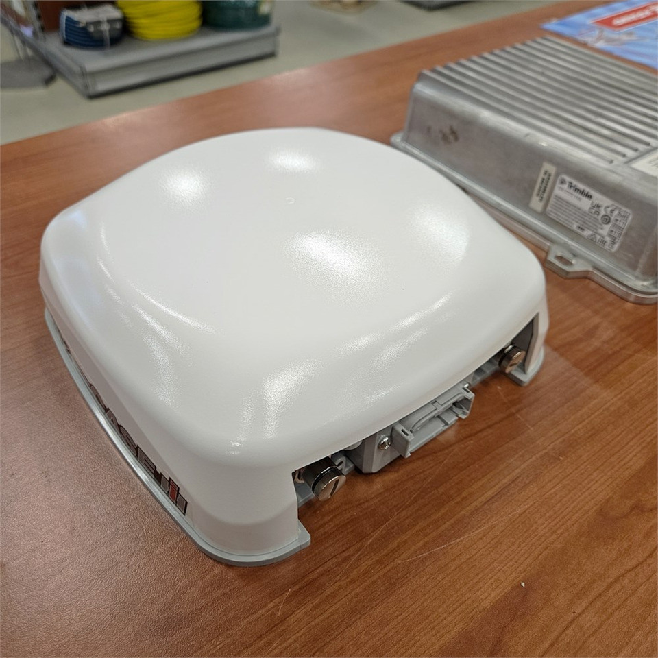 Trimble Nav-900 III receiver and controller type: 48036776 - Traktor: slika 5 Trimble Nav-900 III receiver and controller type: 48036776 - Traktor: slika 5