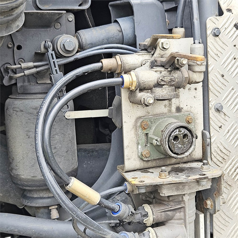 Vlačilec Renault T High 520 DTIM: slika 26