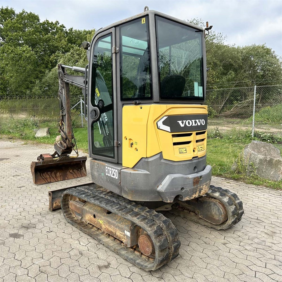 Volvo ECR25 D - Mini bager: slika 3 Volvo ECR25 D - Mini bager: slika 3