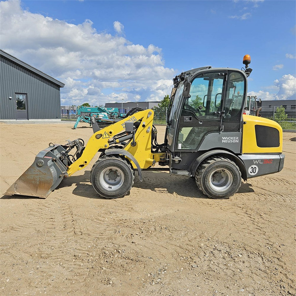 Wacker Neuson WL 32/RL30 - Kolesni nakladalec: slika 2 Wacker Neuson WL 32/RL30 - Kolesni nakladalec: slika 2