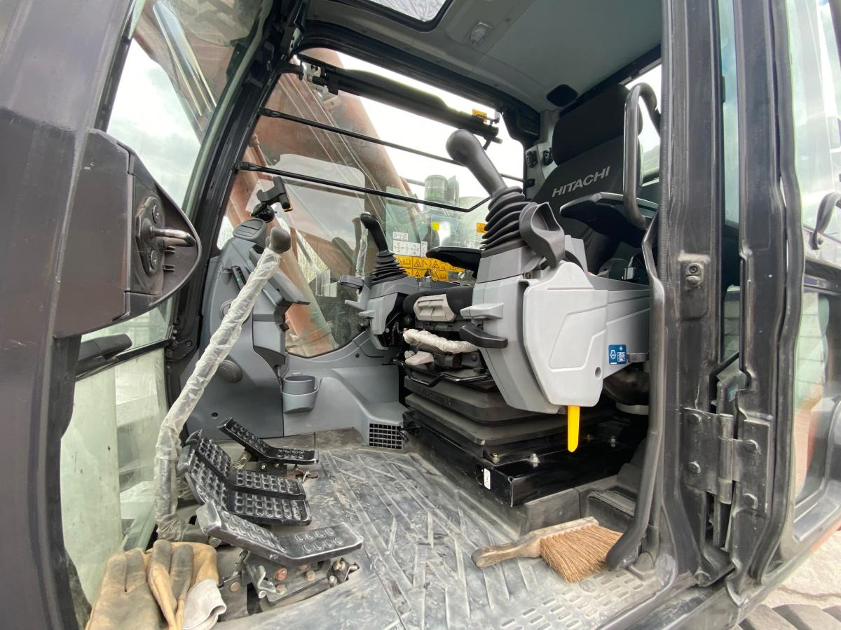 Bager goseničar HITACHI ZX 135US-7: slika 12