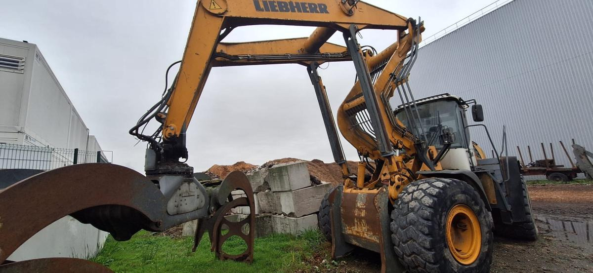 Liebherr L580 - Kolesni nakladalec: slika 1 Liebherr L580 - Kolesni nakladalec: slika 1