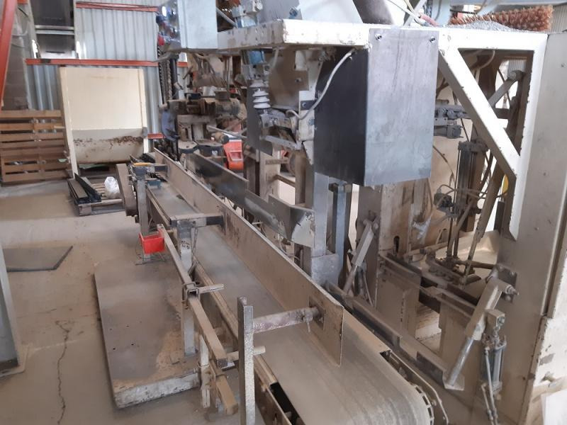 TECHNIPES ENSACHEUSE WEIGHER 400 - Gradbena oprema: slika 5 TECHNIPES ENSACHEUSE WEIGHER 400 - Gradbena oprema: slika 5