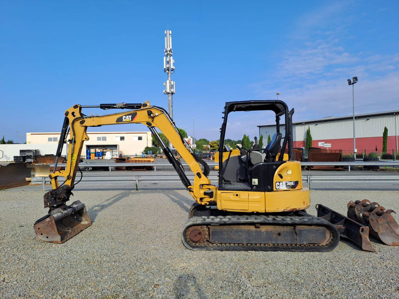 CAT 305E2 - Bager goseničar: slika 1 CAT 305E2 - Bager goseničar: slika 1