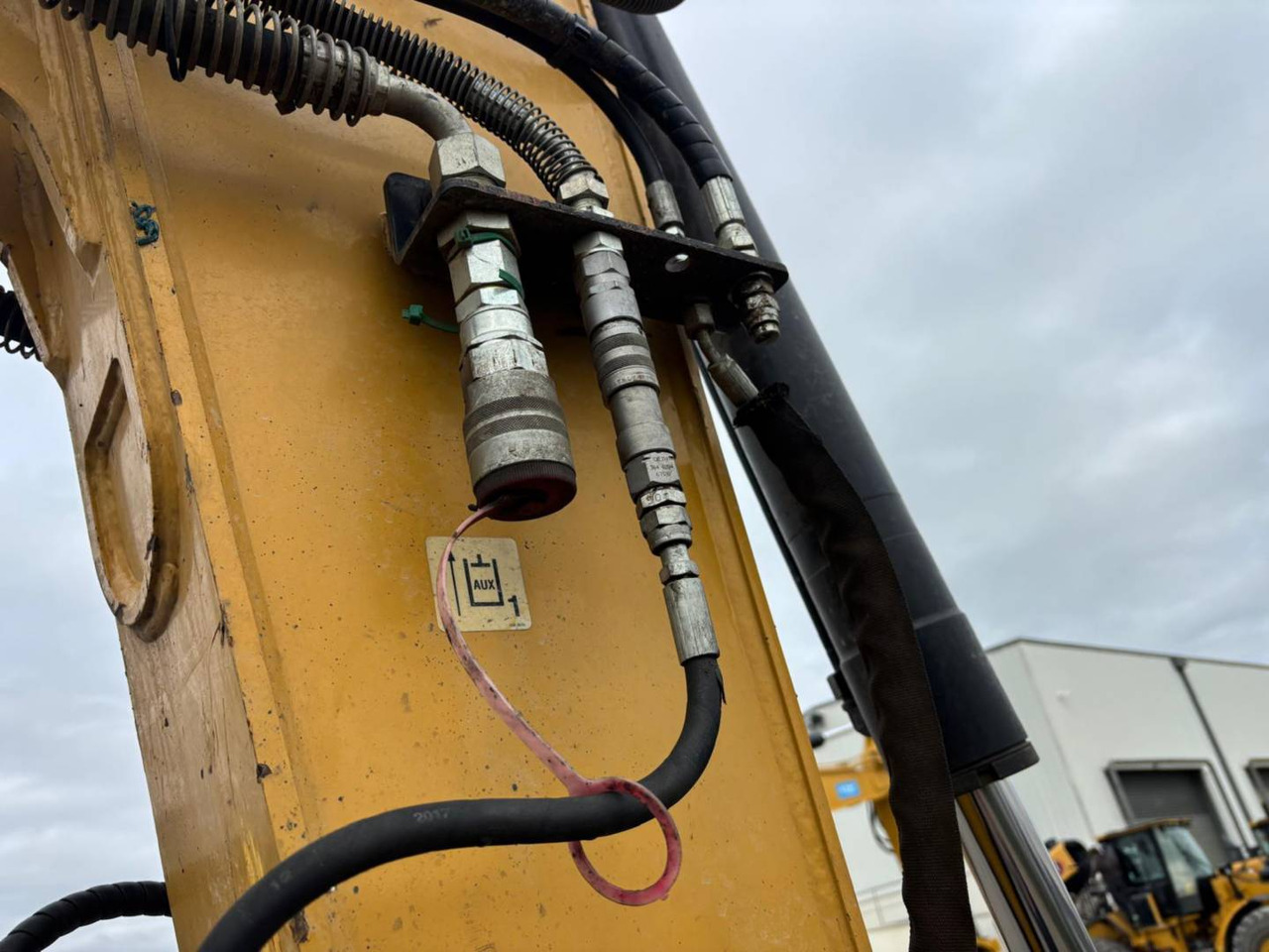 Bager goseničar CAT 307.5: slika 18