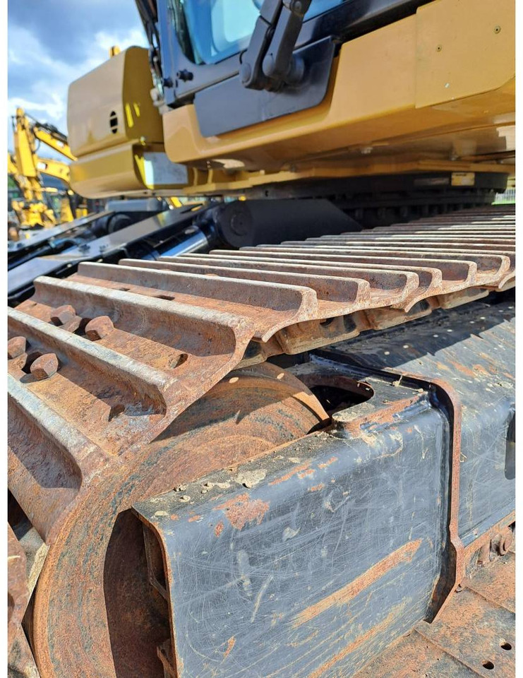 Bager goseničar CAT 313: slika 23