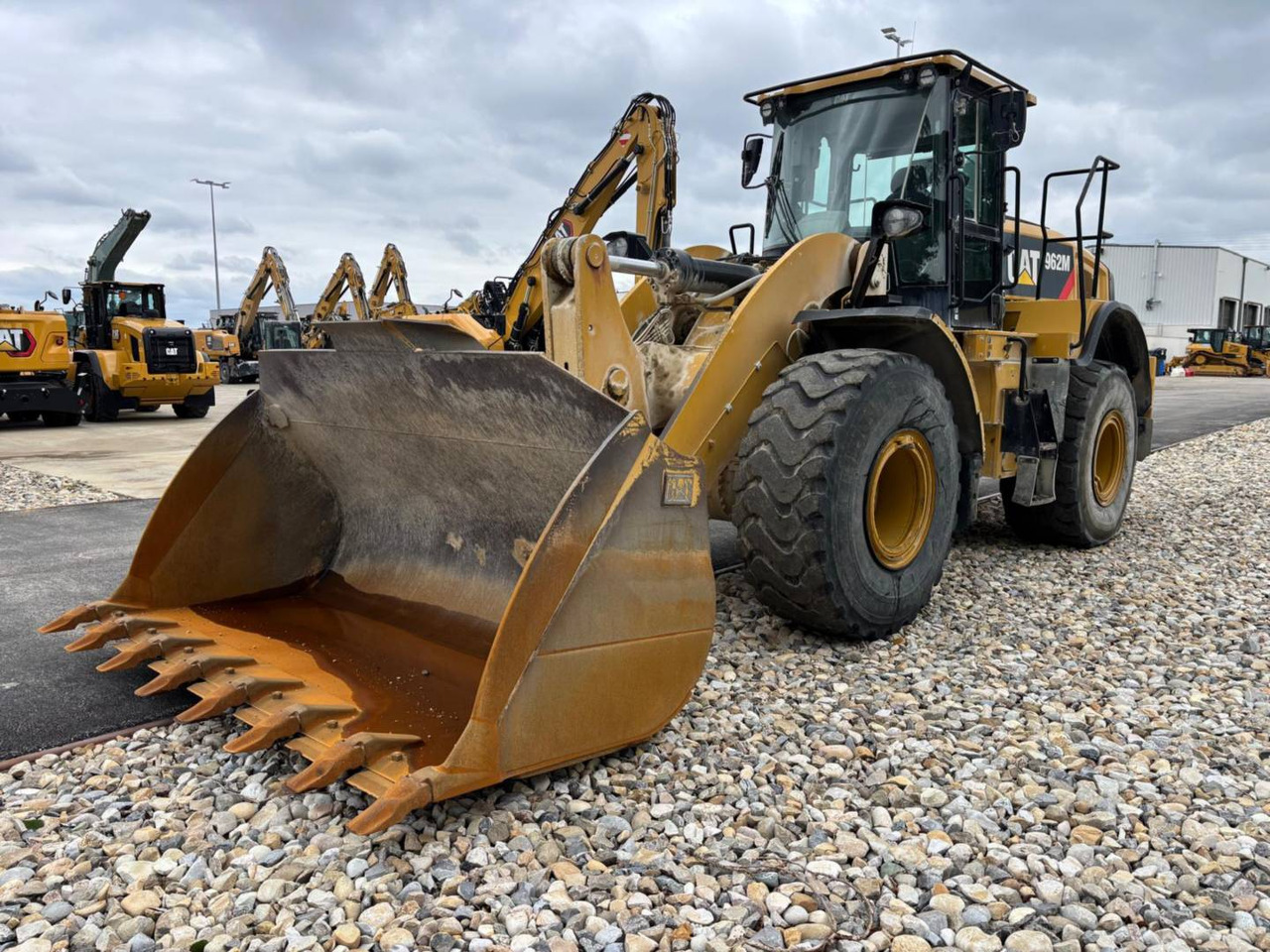 CAT 962M - Kolesni nakladalec: slika 2 CAT 962M - Kolesni nakladalec: slika 2