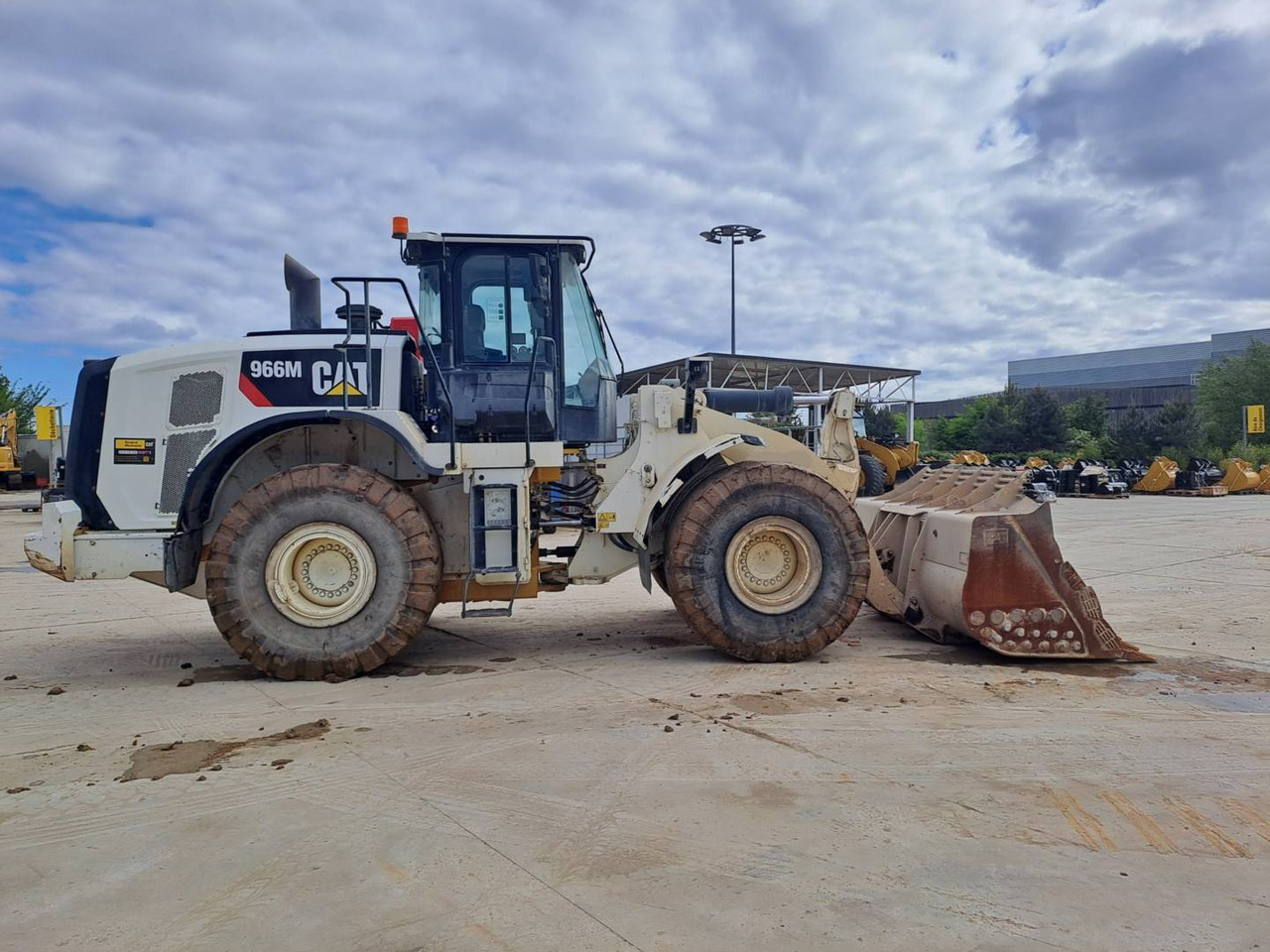 CAT 966M - Kolesni nakladalec: slika 5 CAT 966M - Kolesni nakladalec: slika 5