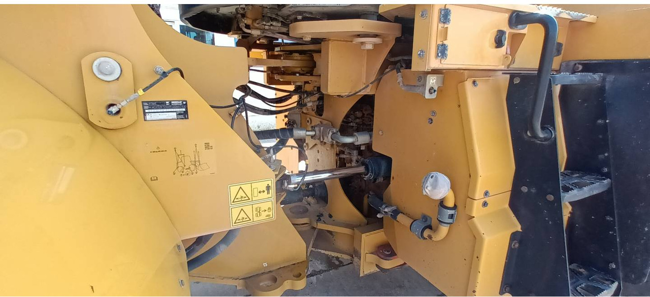 Kolesni nakladalec CAT 972M XE: slika 17