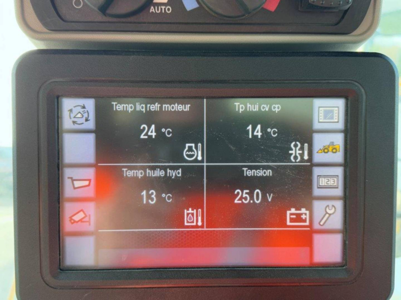 Kolesni nakladalec CAT 980M: slika 28