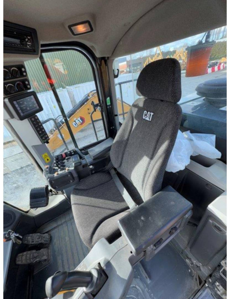 Kolesni nakladalec CAT 980M: slika 24